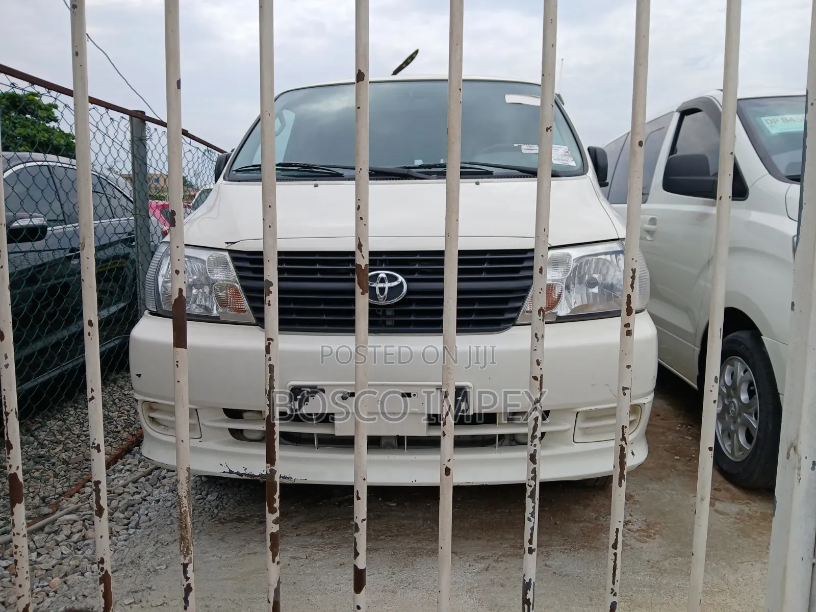 Toyota HiAce 2006 White