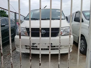 Toyota HiAce 2006 White