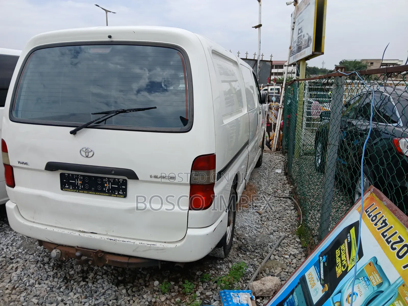Toyota HiAce 2006 White