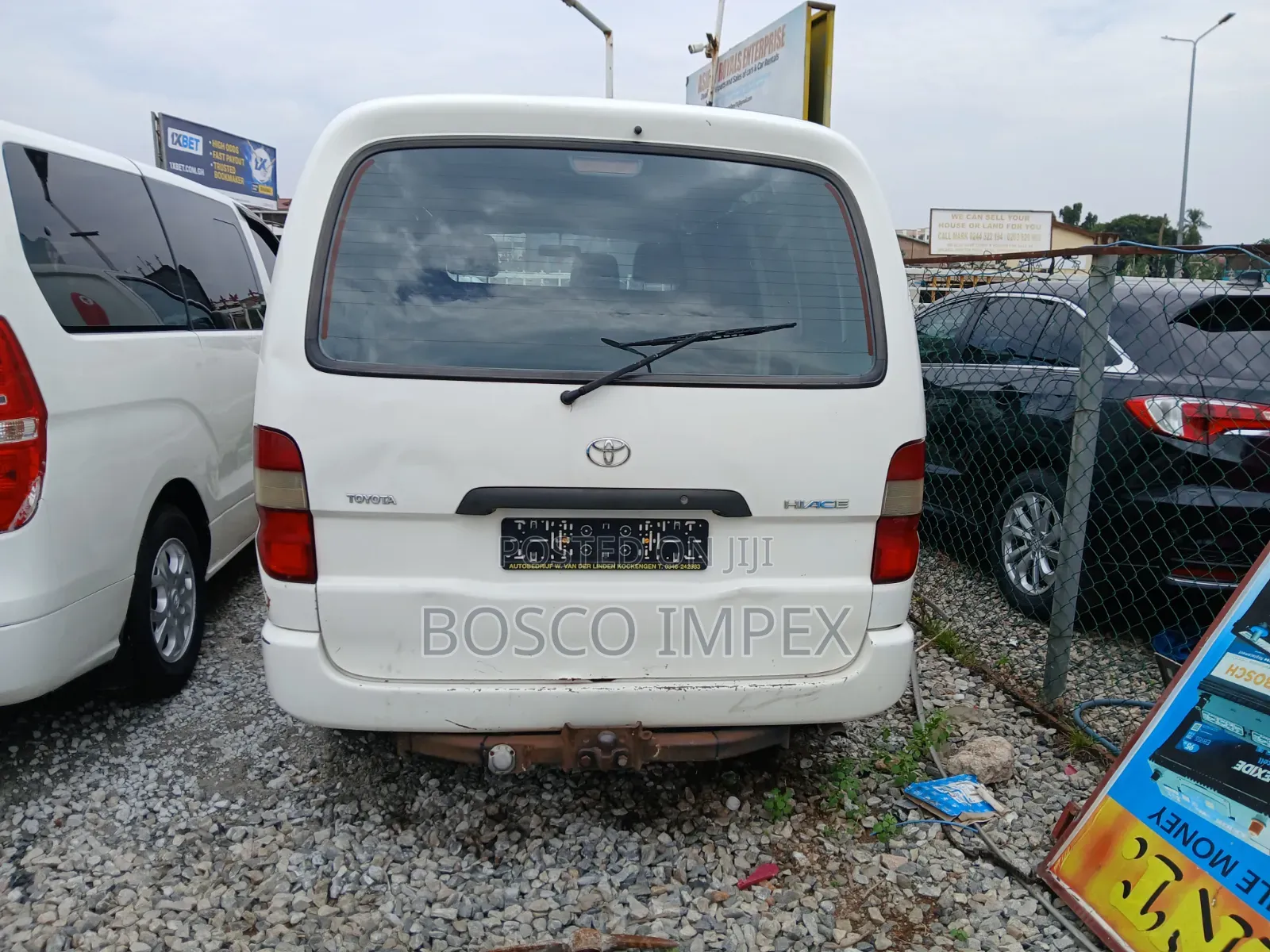 Toyota HiAce 2006 White