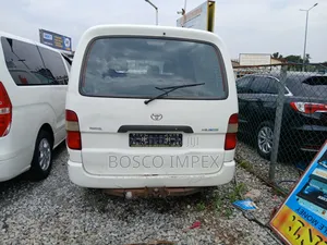 Toyota HiAce 2006 White