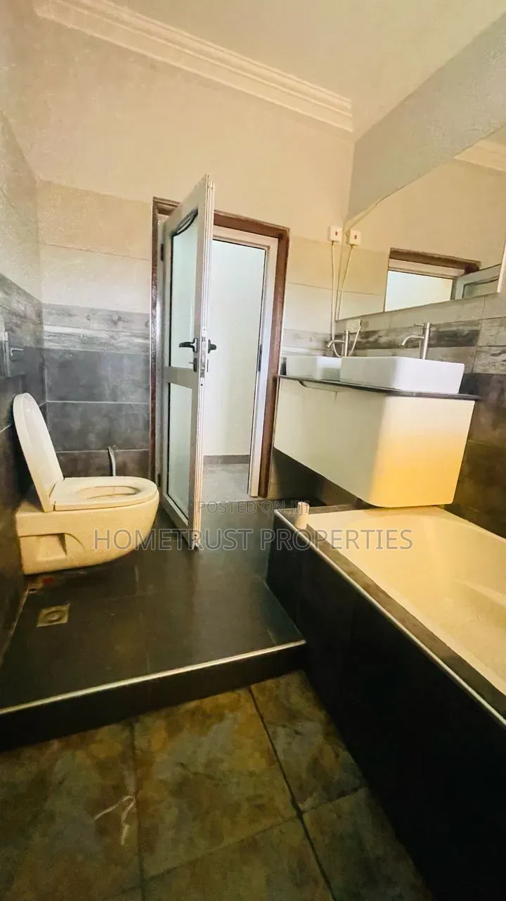 4bdrm House in Kwabenya Acp for rent