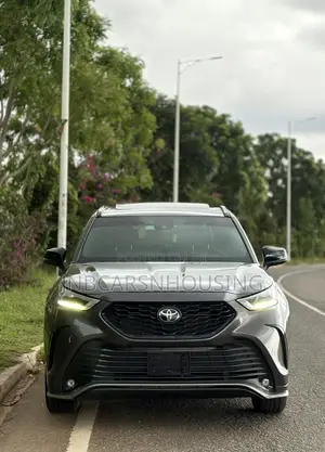 Toyota Highlander XSE 2022 Gray