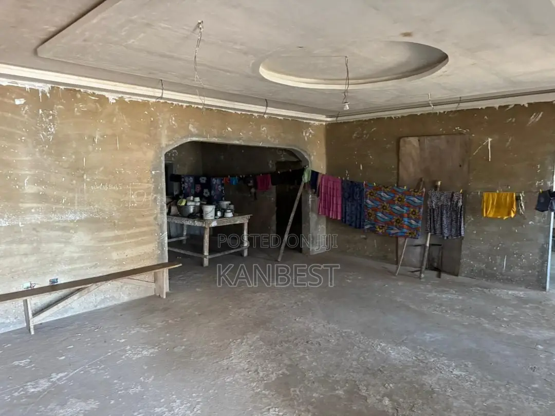 5bdrm House in Amasaman for sale