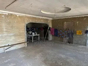 5bdrm House in Amasaman for sale