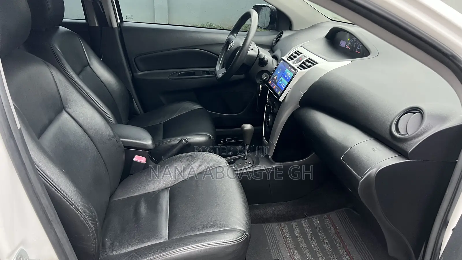 Toyota Yaris 2011 White