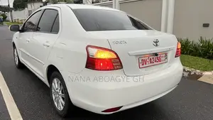 Toyota Yaris 2011 White