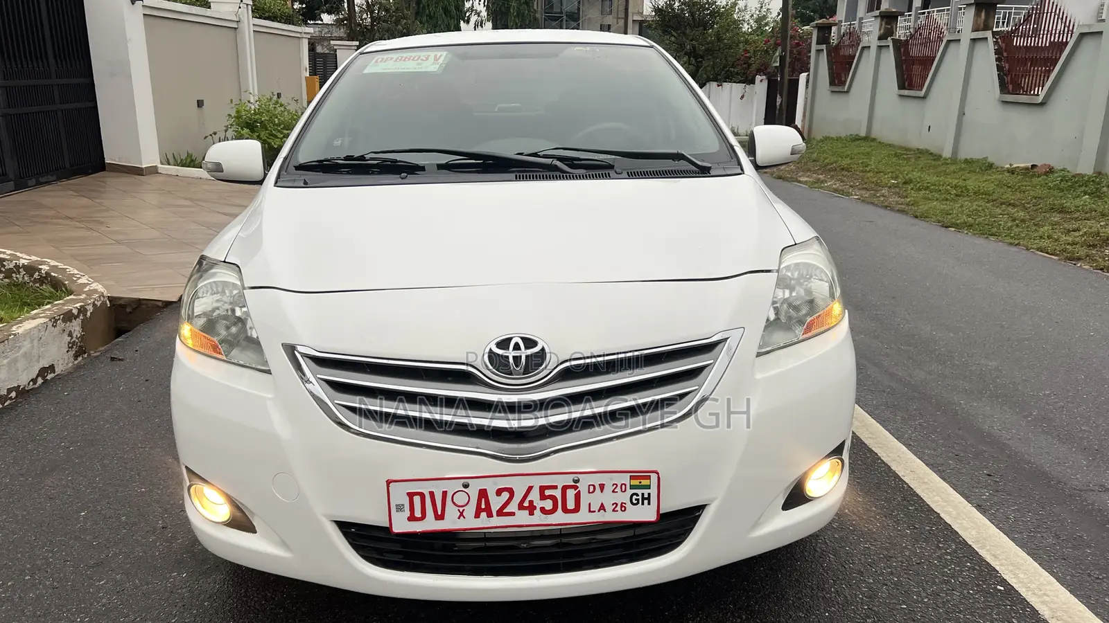 Toyota Yaris 2011 White