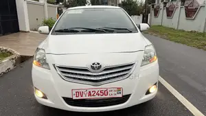Toyota Yaris 2011 White