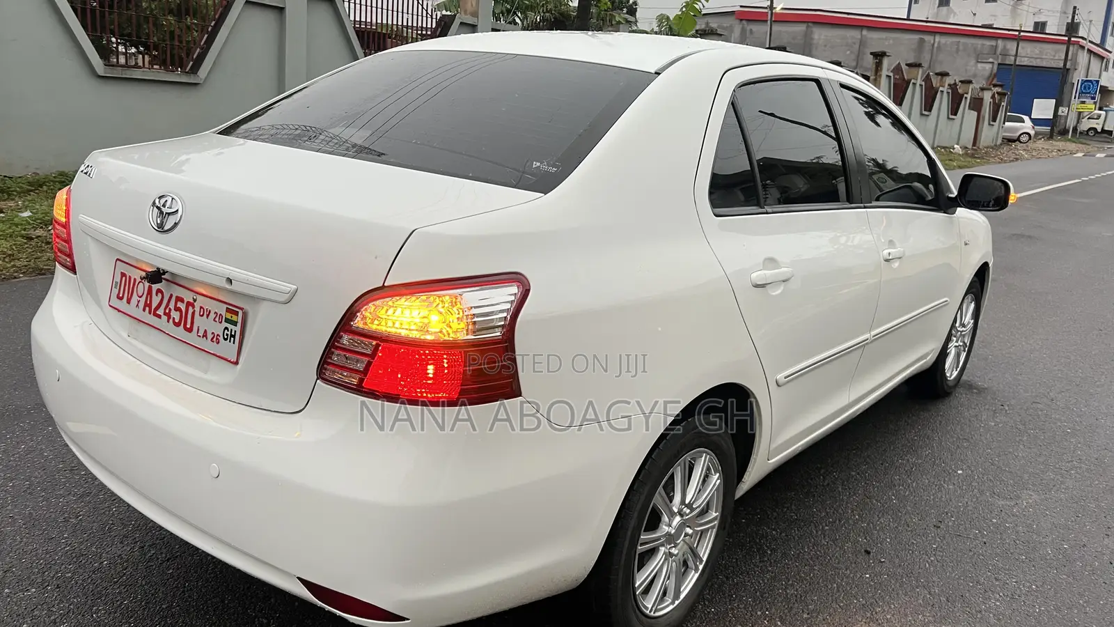 Toyota Yaris 2011 White