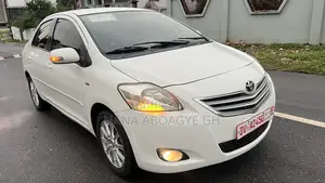 Toyota Yaris 2011 White
