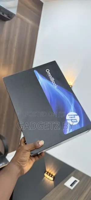 New Laptop HP OmniBook X Flip 14" 24GB AMD Ryzen 7 SSD 1T