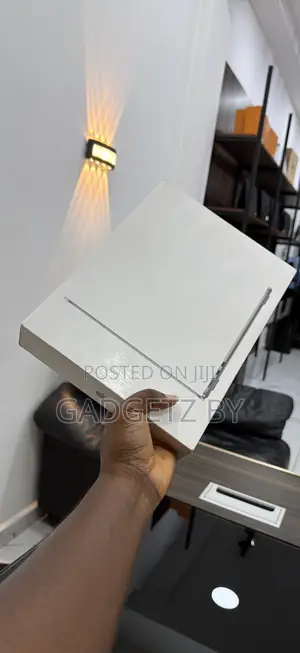 Laptop Apple MacBook Air 2025 M4 13-inch 16GB Apple M4 SSD 256GB