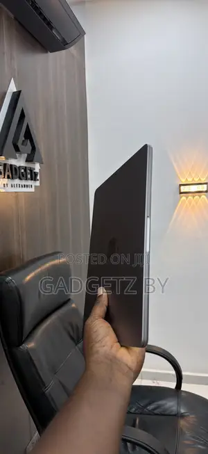 Laptop Apple MacBook Pro 2023 M2 Pro 14-inch 16GB Apple M2 SSD 512GB