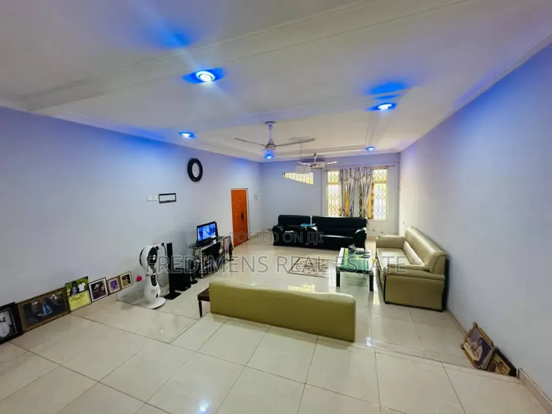 5bdrm House in Fredimens Real, Atwima Kwanwoma for sale