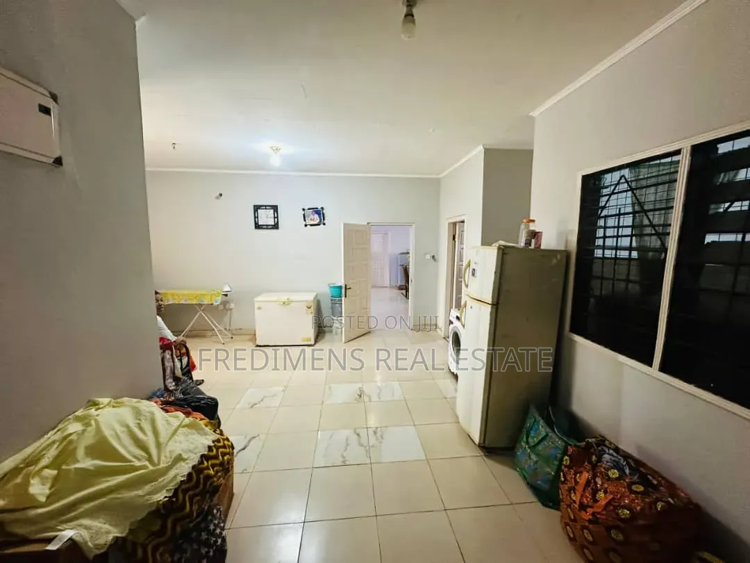 5bdrm House in Fredimens Real, Atwima Kwanwoma for sale