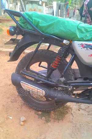 Bajaj Boxer 2025 Red