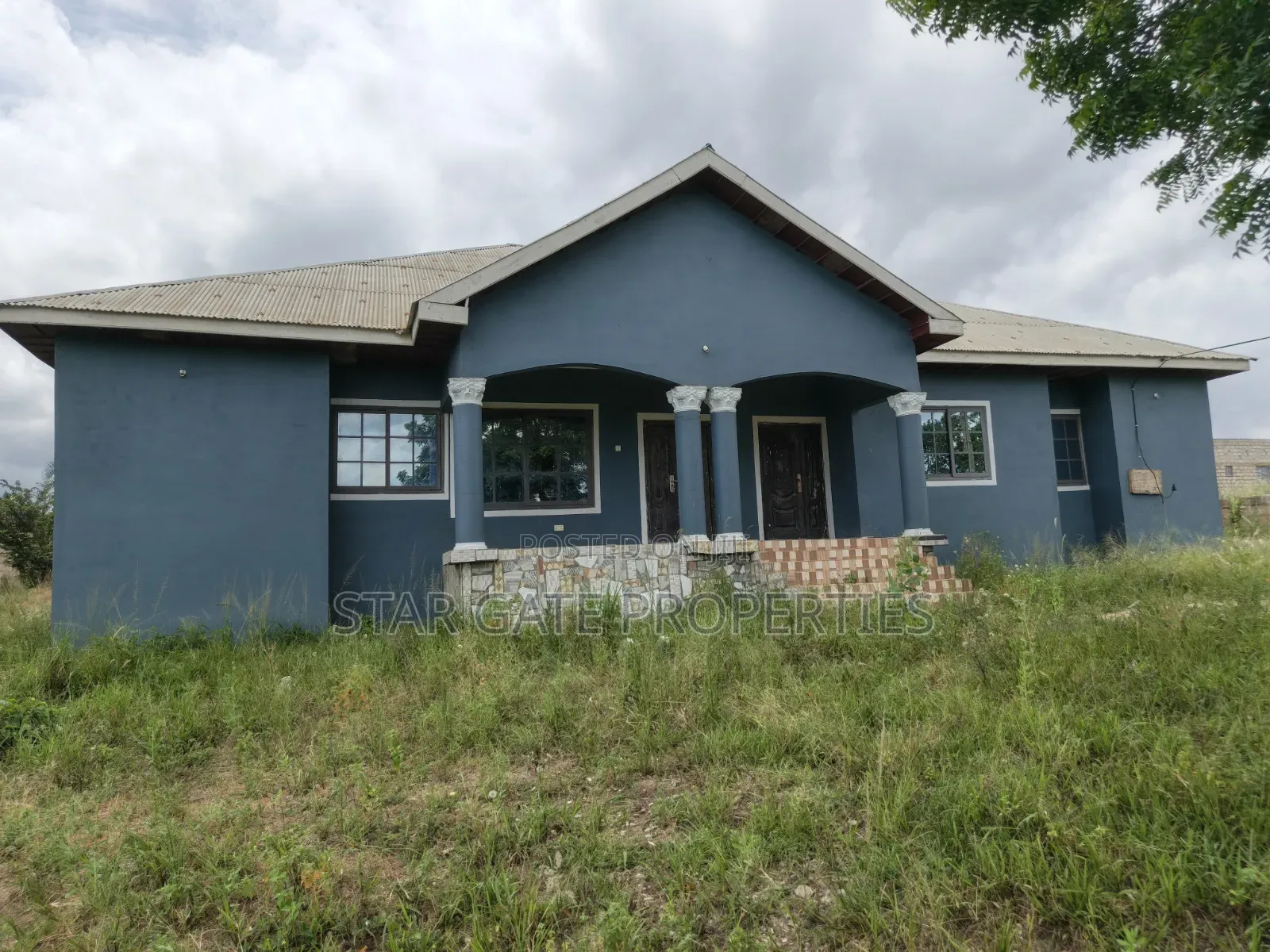 5bdrm House in Akropong ( Osei Tutu, Kumasi Metropolitan for sale