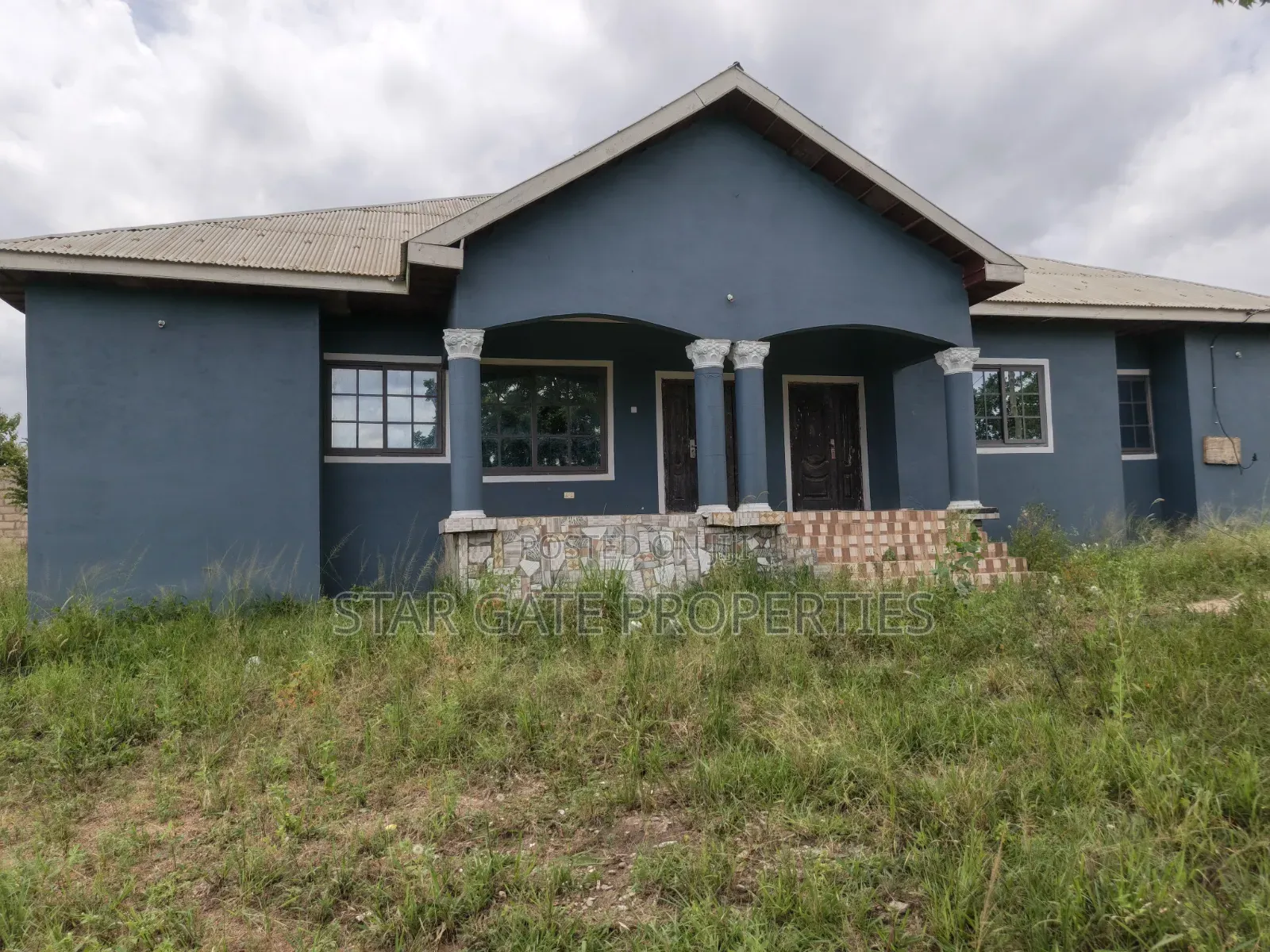 5bdrm House in Akropong ( Osei Tutu, Kumasi Metropolitan for sale