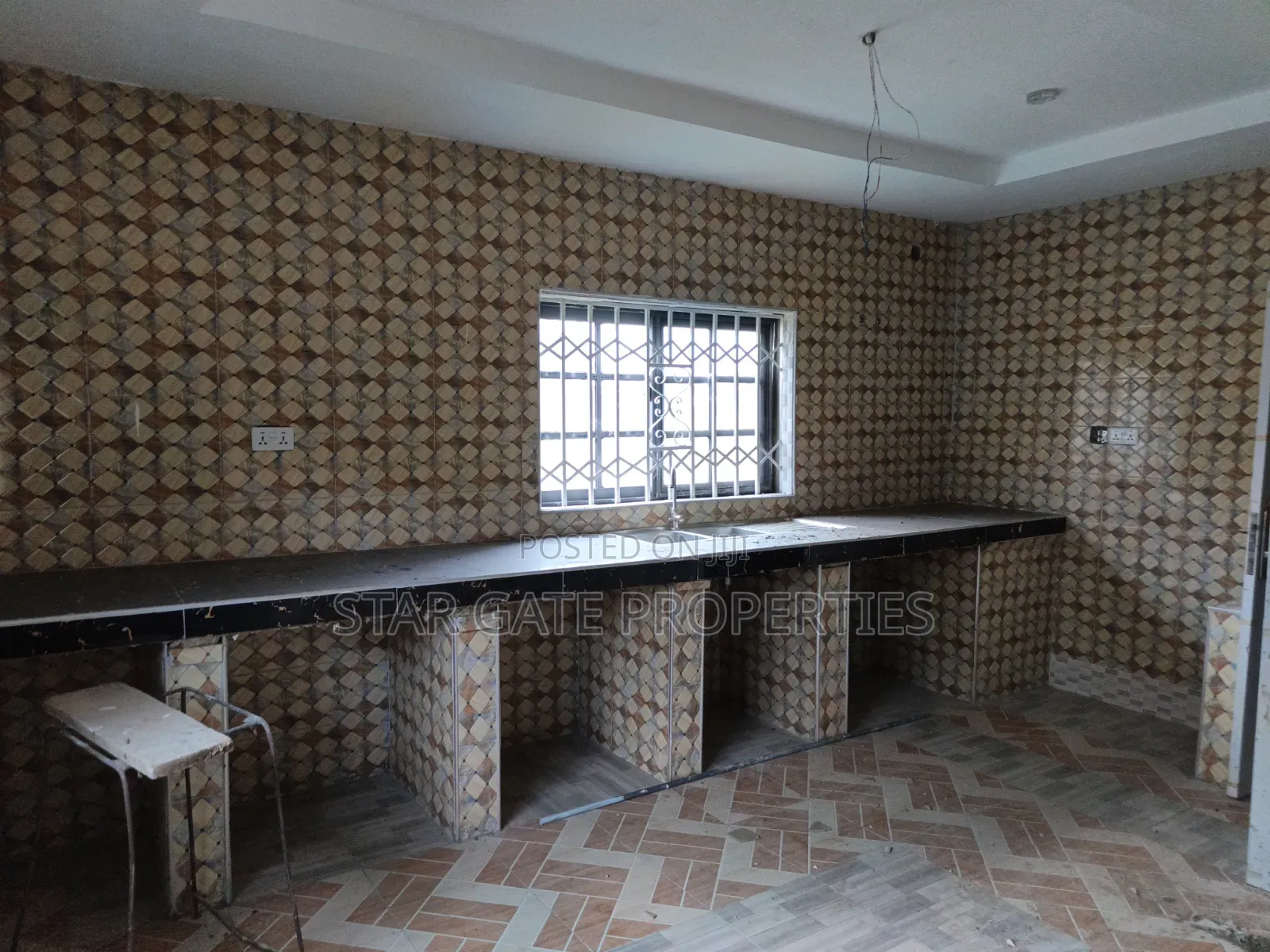 5bdrm House in Akropong ( Osei Tutu, Kumasi Metropolitan for sale