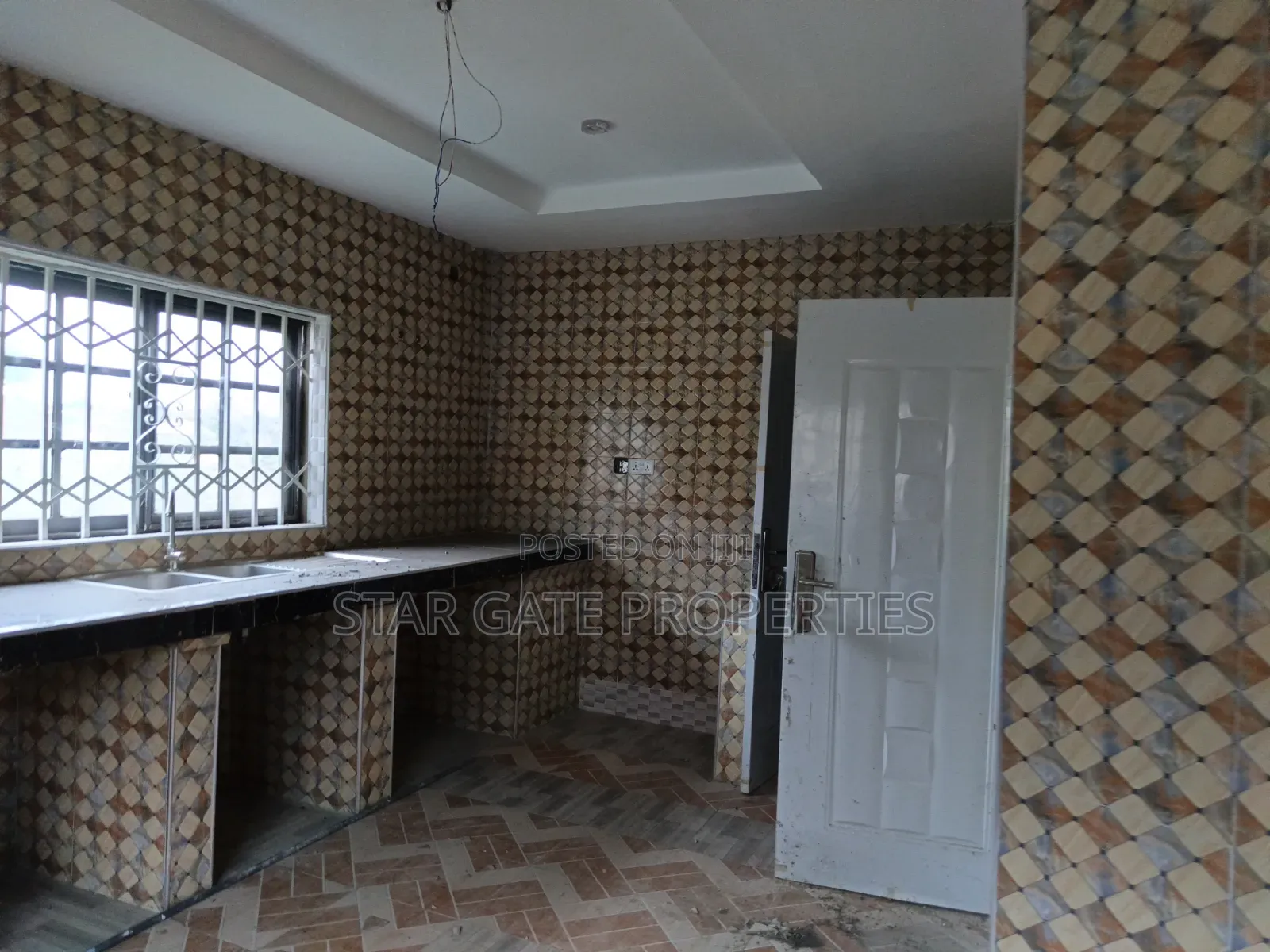 5bdrm House in Akropong ( Osei Tutu, Kumasi Metropolitan for sale