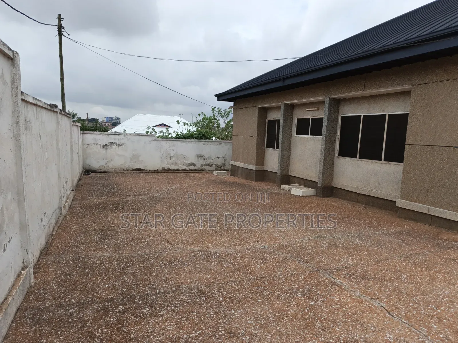 5bdrm House in Suame, Kumasi Metropolitan for sale
