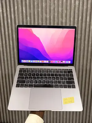 Laptop Apple MacBook Pro 2017 16GB Intel Core i7 SSD 256GB