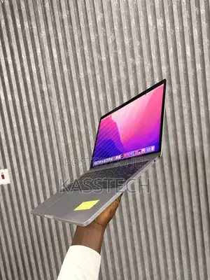 Laptop Apple MacBook Pro 2017 16GB Intel Core i7 SSD 256GB