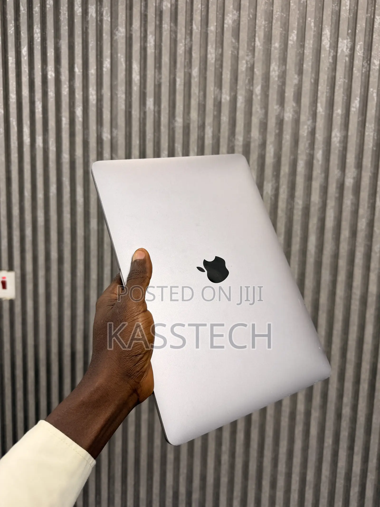 Laptop Apple MacBook Pro 2017 16GB Intel Core i7 SSD 256GB