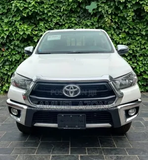 New Toyota Hilux 2025 White