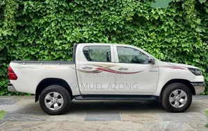 New Toyota Hilux 2025 White