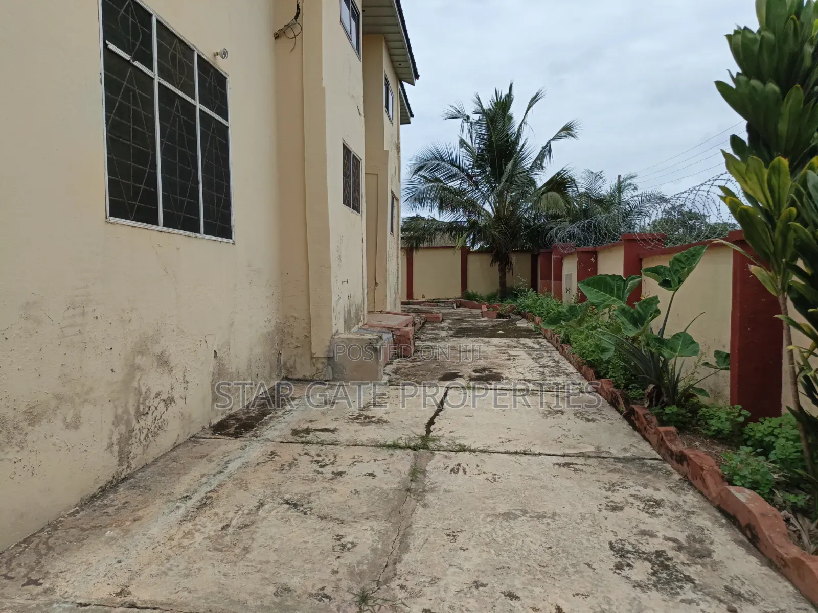 8bdrm House in Ejisu for sale