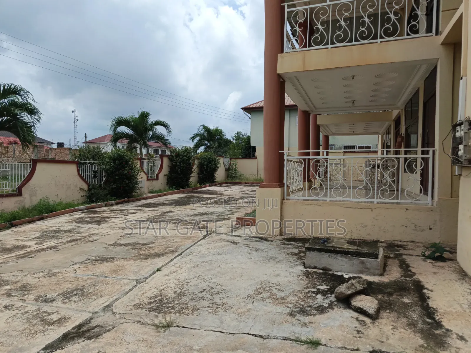 8bdrm House in Ejisu for sale