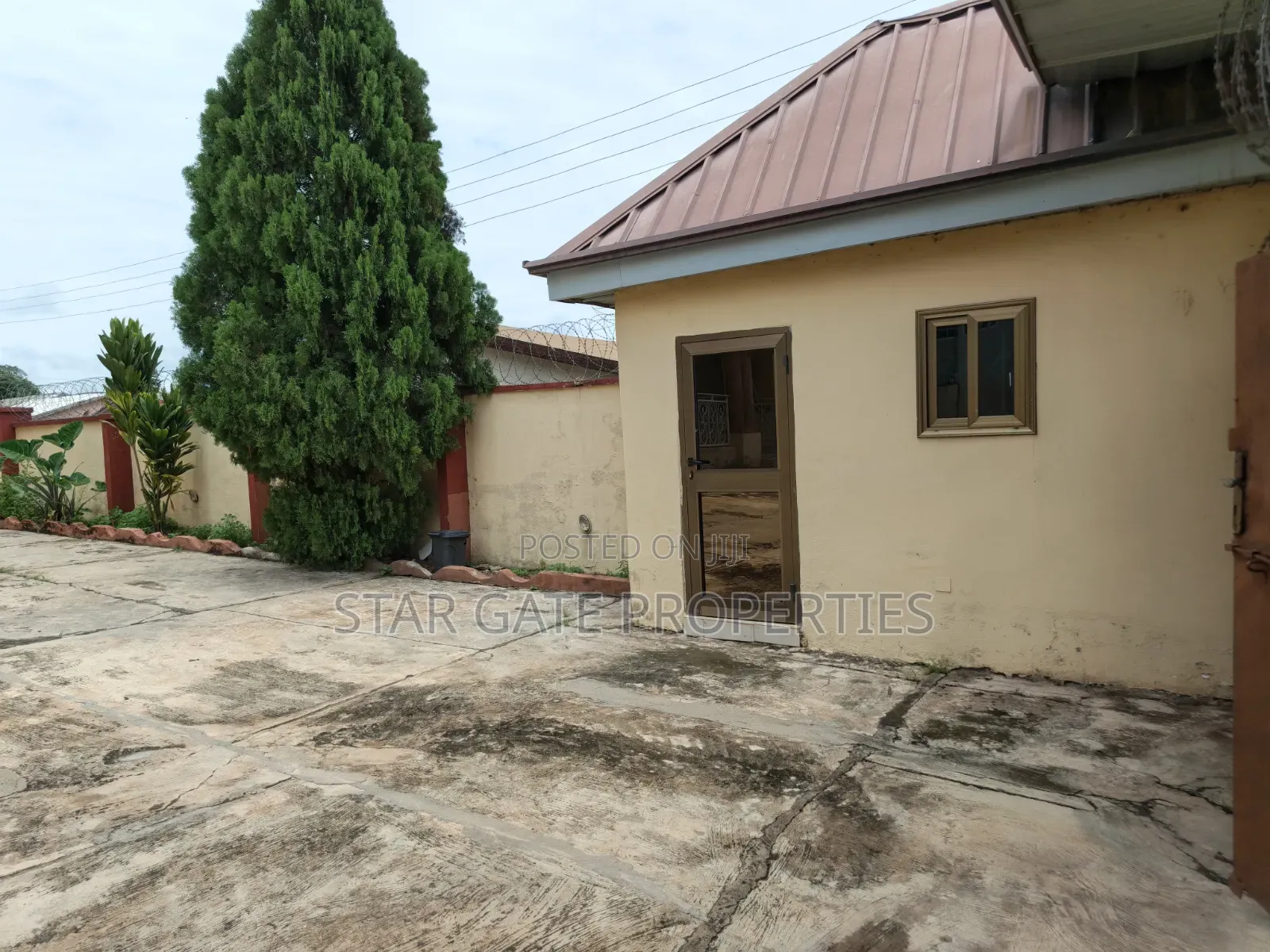8bdrm House in Ejisu for sale