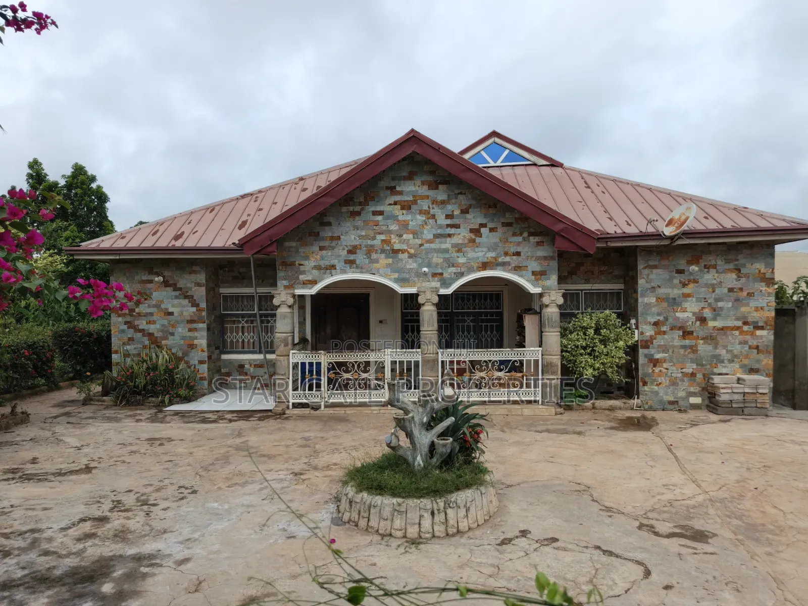 4bdrm House in Santasi Trede, Kumasi Metropolitan for sale
