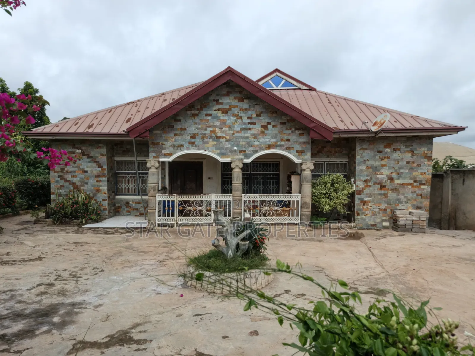 4bdrm House in Santasi Trede, Kumasi Metropolitan for sale