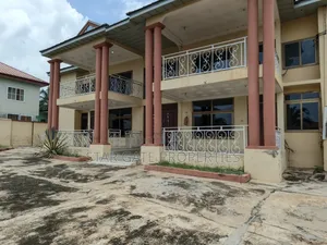 8bdrm Apartment in Ejisu Krapa for sale