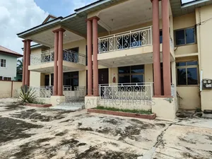 8bdrm Apartment in Ejisu Krapa for sale