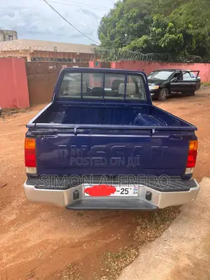 Nissan Hardbody 2004 Blue