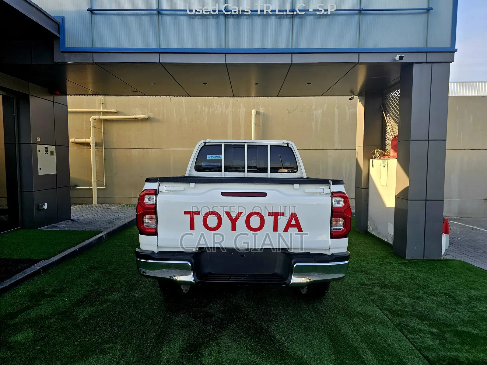 Toyota Hilux 2025 White