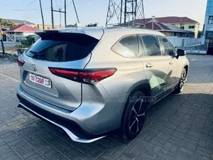 Toyota Highlander XSE 2021 Gray