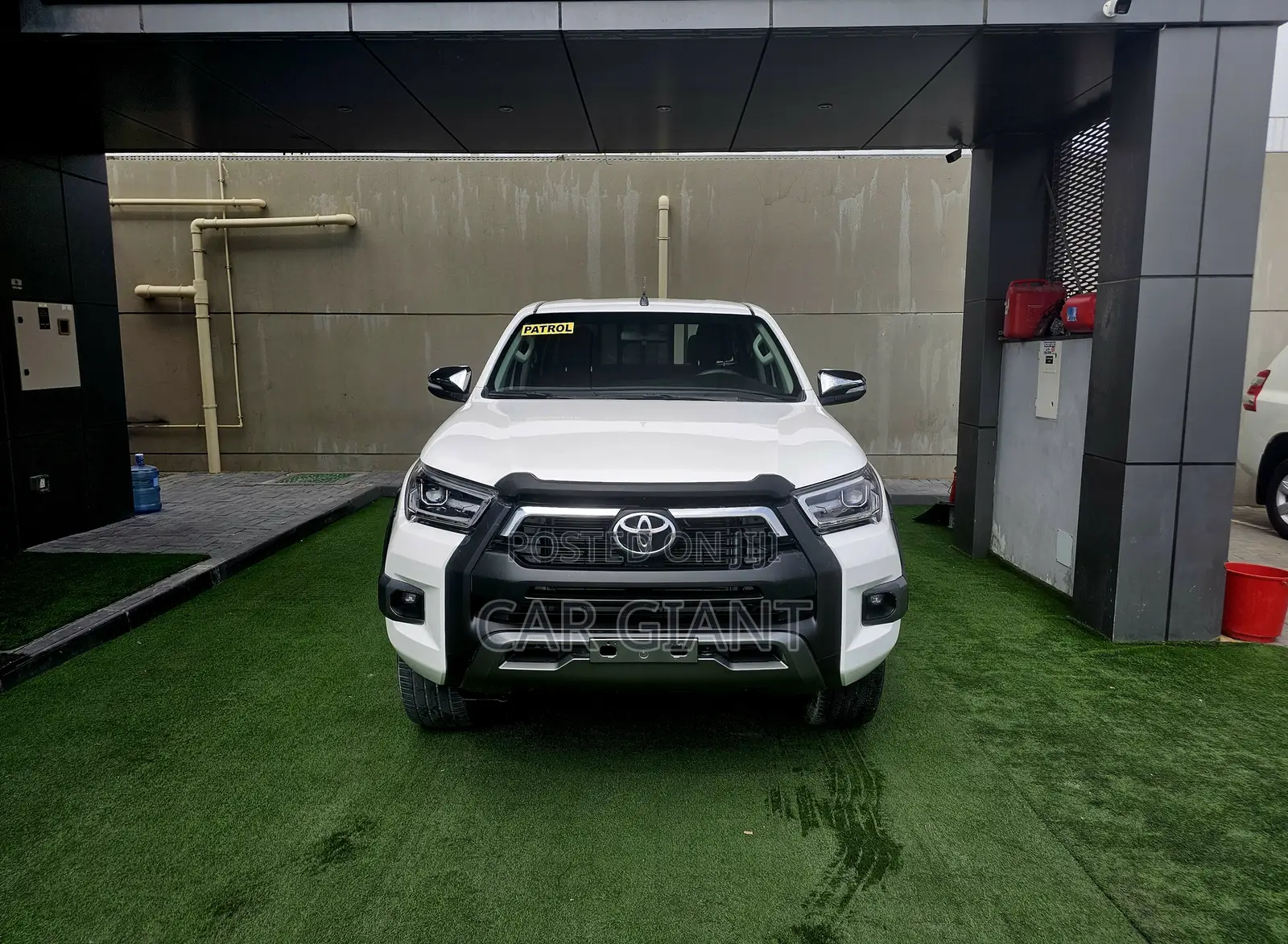 Toyota Hilux 2022 White