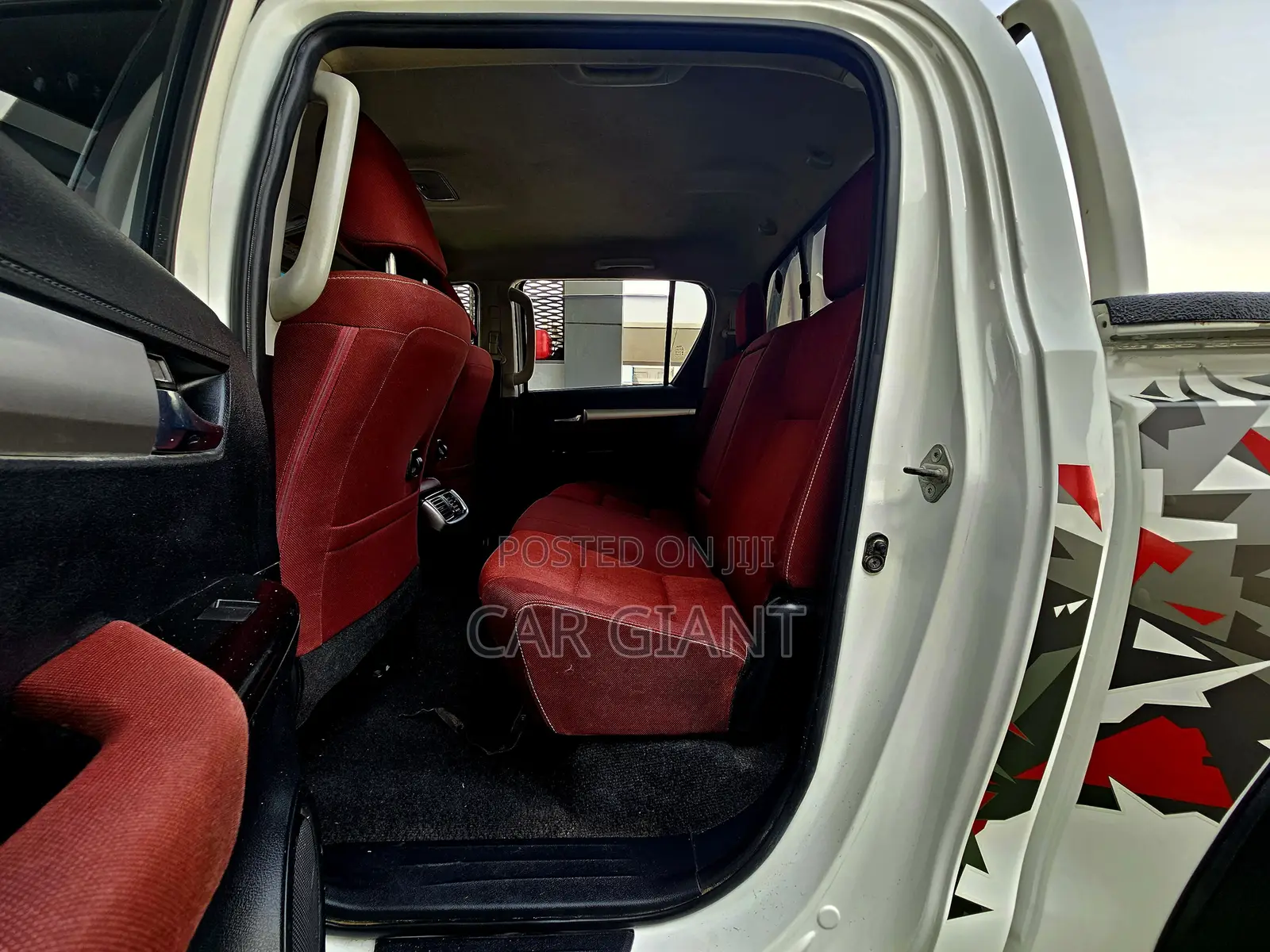 Toyota Hilux 2022 White