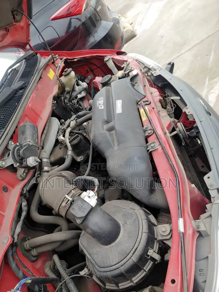 Toyota HiAce 2006 Red