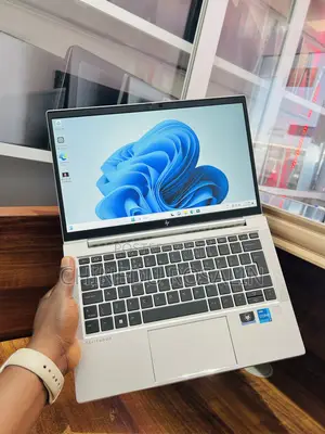 Laptop HP EliteBook 830 G8 8GB Intel Core i5 SSD 256GB