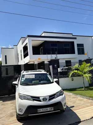 Toyota RAV4 XLE 4dr SUV (2.5L 4cyl 6A) 2014 White