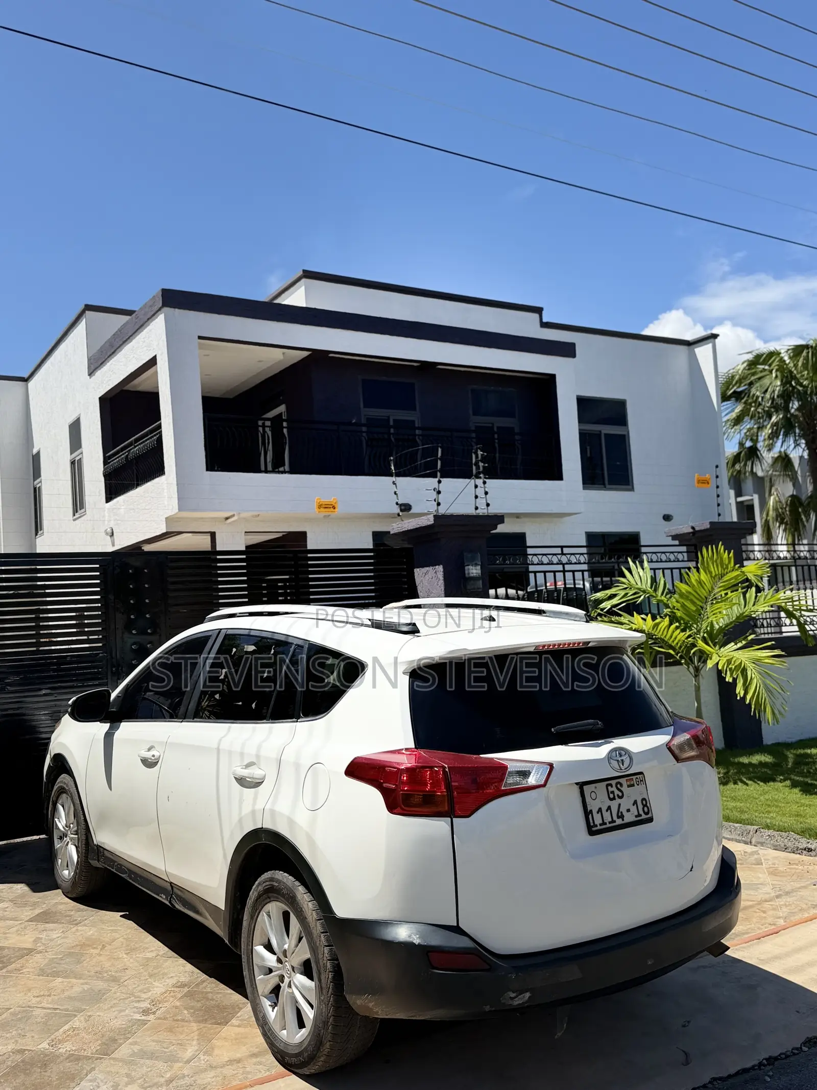 Toyota RAV4 XLE 4dr SUV (2.5L 4cyl 6A) 2014 White