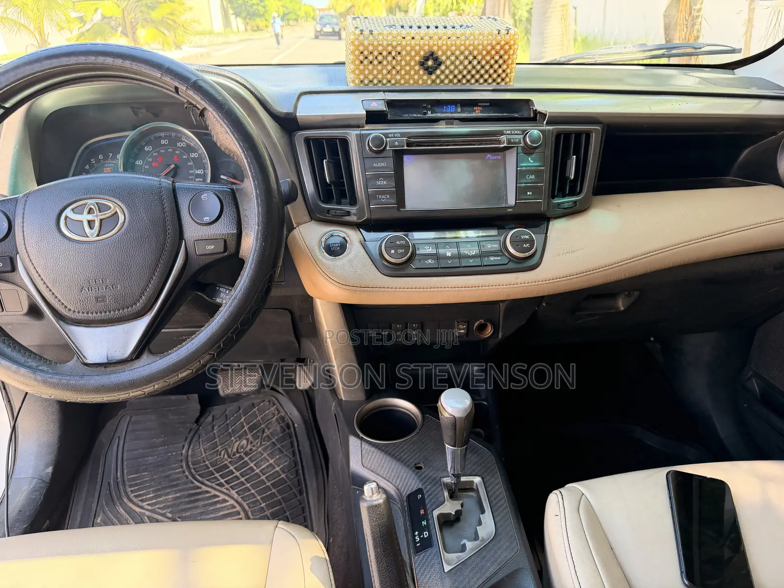 Toyota RAV4 XLE 4dr SUV (2.5L 4cyl 6A) 2014 White