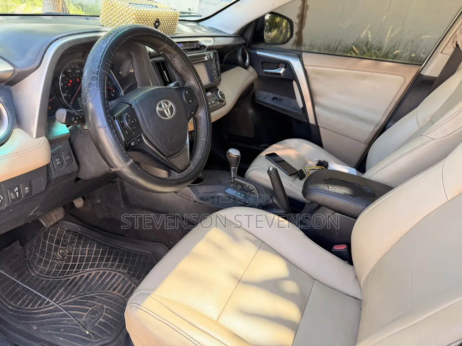 Toyota RAV4 XLE 4dr SUV (2.5L 4cyl 6A) 2014 White