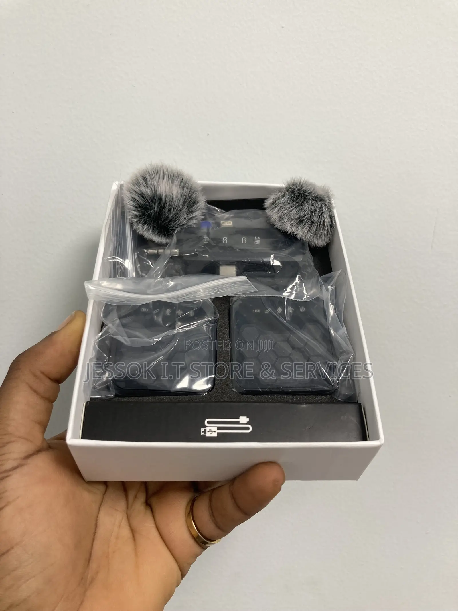 Qy66 Wireless Lavalier Microphone System